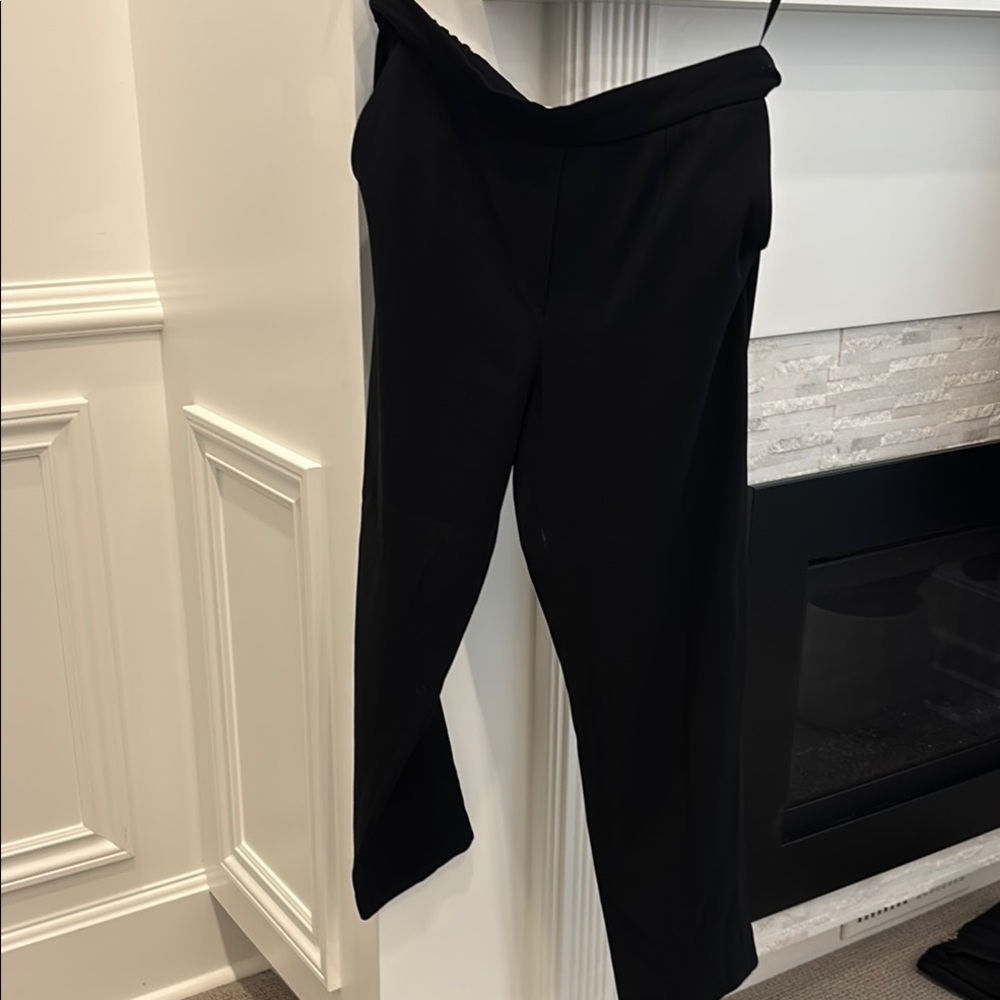 Babaton Black Cropped Ankle Pants with Relaxed Fit